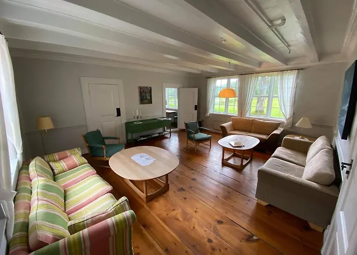 Svanoy Hovedgard Hotel *